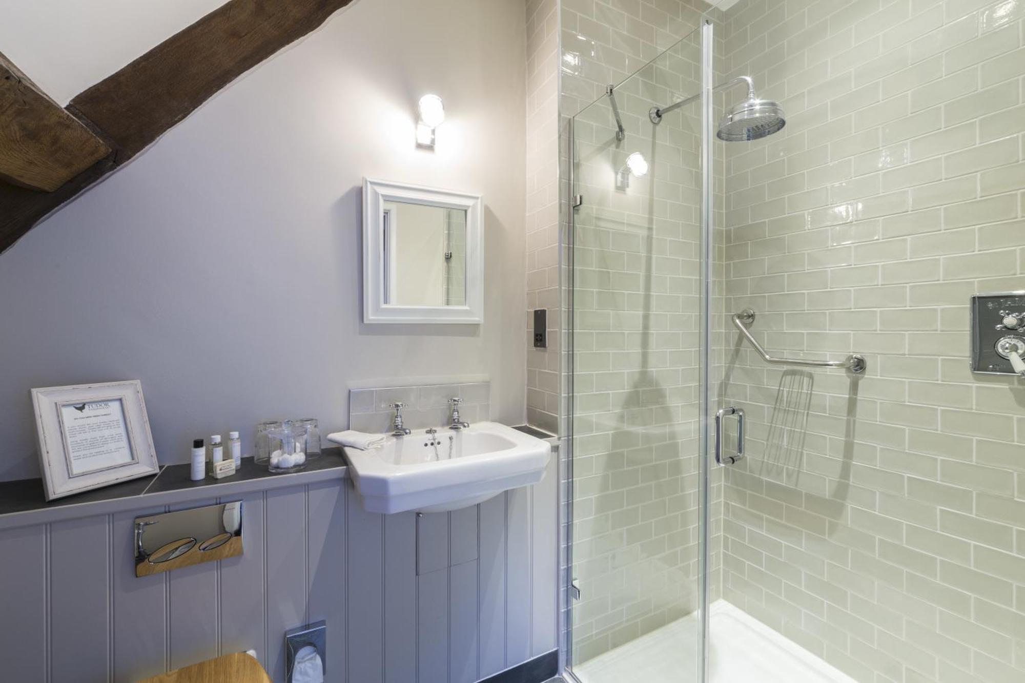 Tudor Farmhouse Hotel Clearwell Room photo